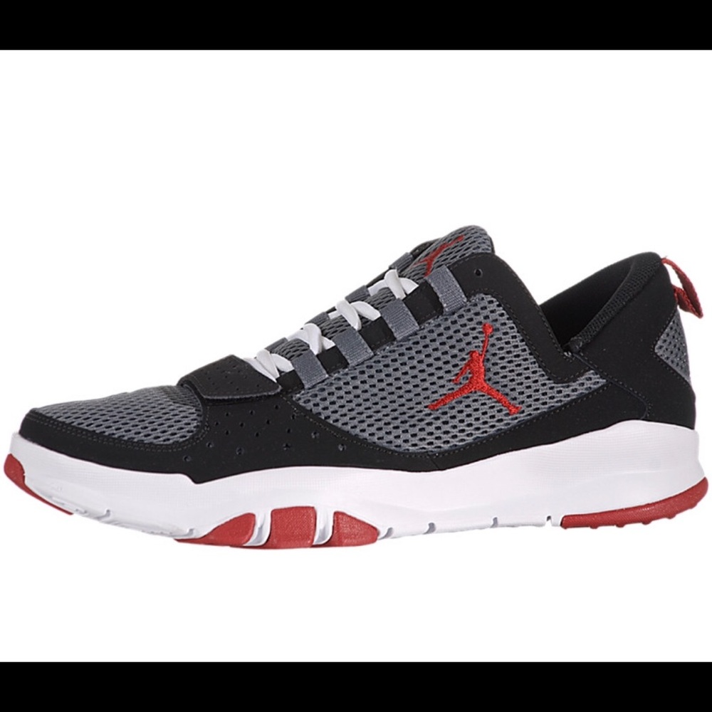 AIR JORDAN Trunner Dominate
